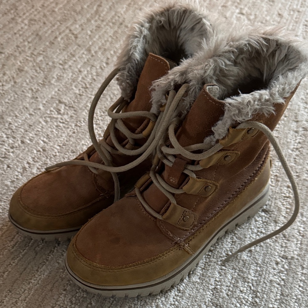 Sorel Brown Winter Boots with Fur Trim